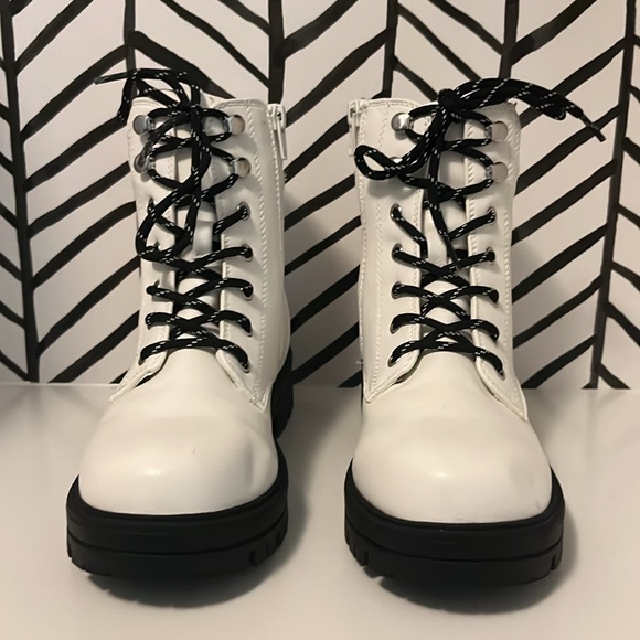 White combat boots - Picture 2 of 3